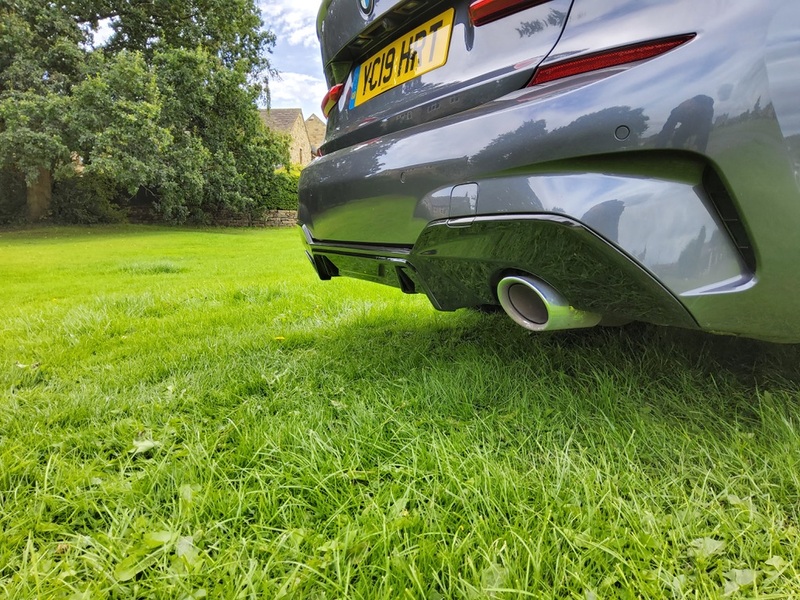 BMW 3 SERIES