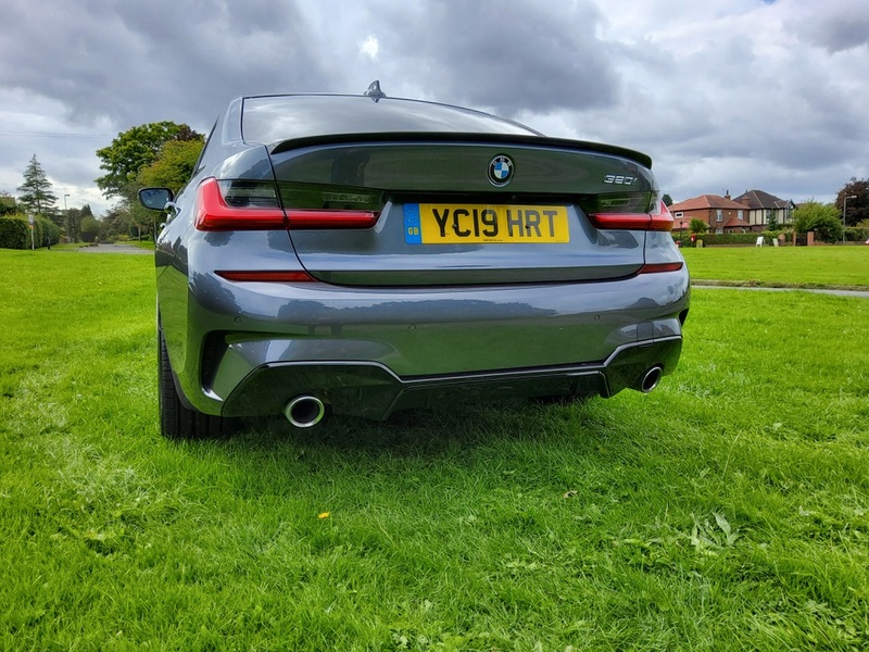 BMW 3 SERIES