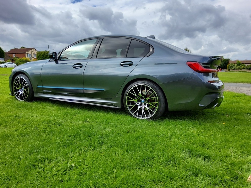 BMW 3 SERIES