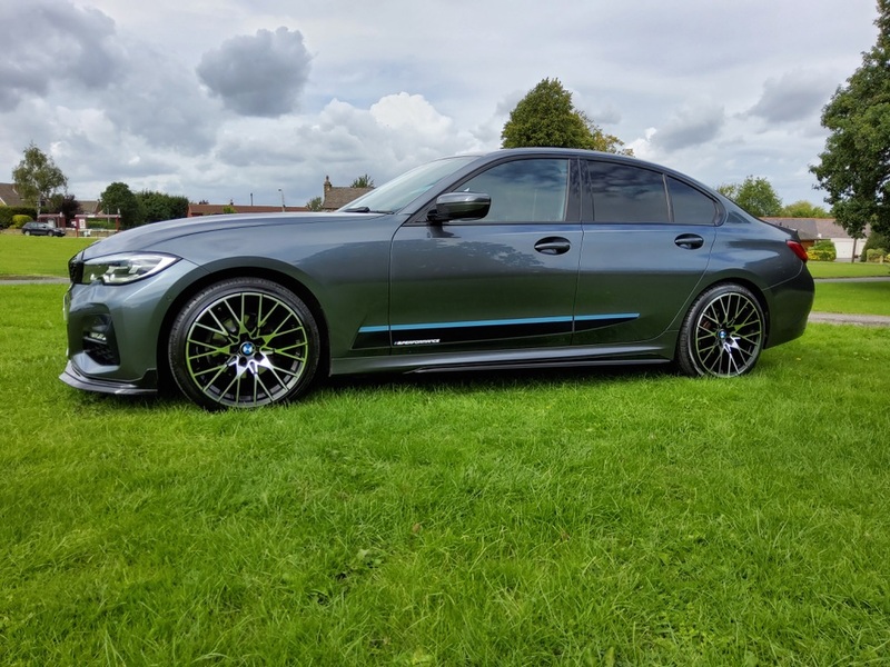 BMW 3 SERIES