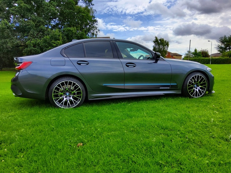 BMW 3 SERIES