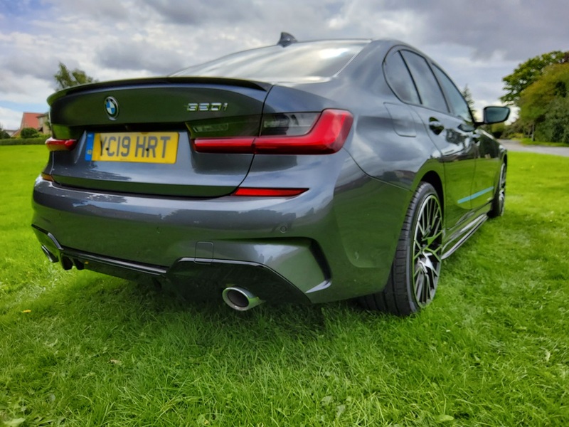 BMW 3 SERIES