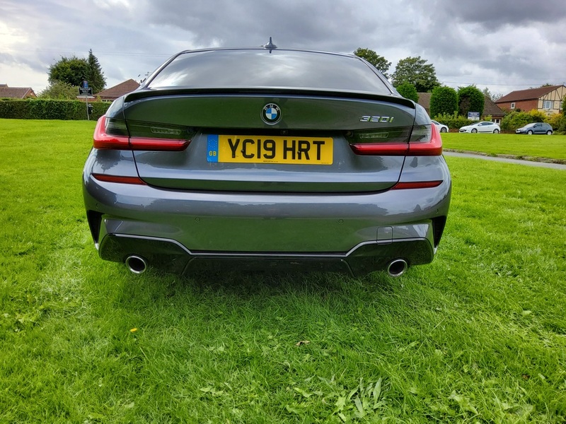 BMW 3 SERIES
